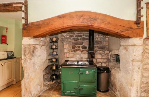 King's Stanley Haus | Chapel House