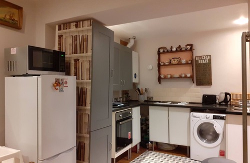 Weston-super-Mare Hütte | Characterful Cottage near the Beach, Shops & Pier