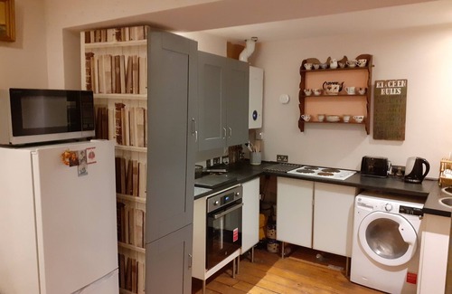 Weston-super-Mare Hütte | Characterful Cottage near the Beach, Shops & Pier