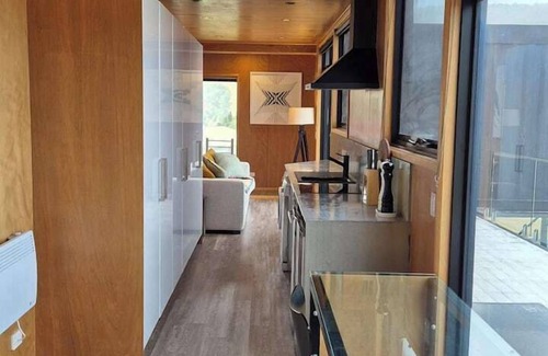 Dover Kabine | Charlie's Lookout- Cute and compact with stunning panoramic views