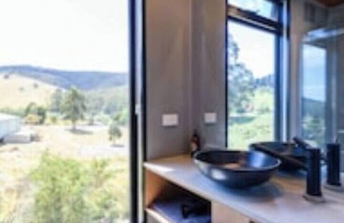 Dover Kabine | Charlie's Lookout- Cute and compact with stunning panoramic views