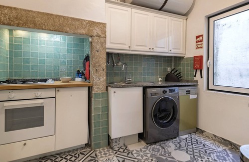 Merces Wohnung | Charm & Class 2BDR Property by LovelyStay