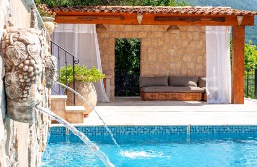 Le Bar-sur-Loup Villa | Charm, luxury, stunning views, villa with pool
