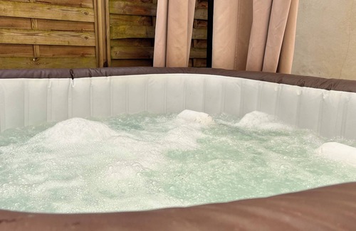 Thorigny-sur-Marne Wohnung | Charmant appartement romantique avec Jacuzzi proche de Disney