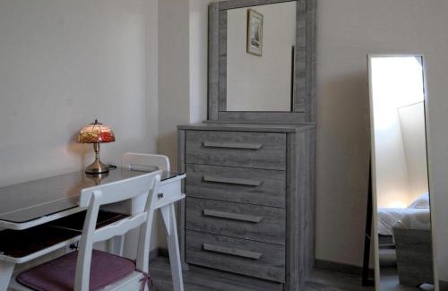 Montagney Haus | Charmant gîte rénové avec terrasse et parking au cœur de Montagney - FR-1-583-482