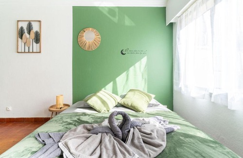 Saint-Cyr-l'Ecole Wohnung | Charmant studio avec terrasse, Gare à 200m et parking gratuit