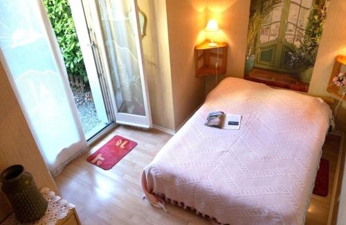 Bagneres-de-Luchon Wohnung | Charmant T2 RDC avec Jardinet et Parking, Proche Thermes et Commerces - FR-1-313-152