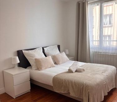 Rive Droite Wohnung | Charmant T3 Vue Mer & Confort en Plein Centre