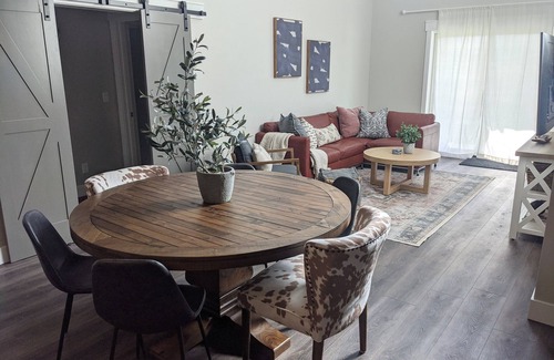 Swan Valley Haus | Charmer!!!