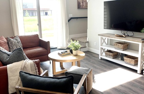 Swan Valley Haus | Charmer!!!