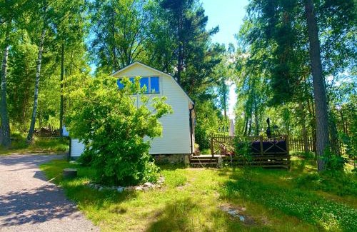 Varmdo Haus | Charmig stuga av rustik stil i Stockholms område