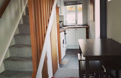 Blaenavon Haus | Charming 1-Bed Maisonette with Mountain View