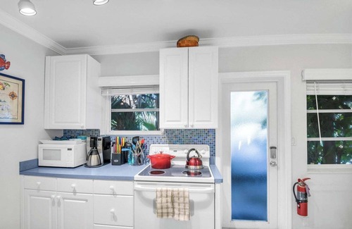 Survey Creek Villa | Charming 1-bedroom villa with AC, WiFi in amazing Hillsboro Beach