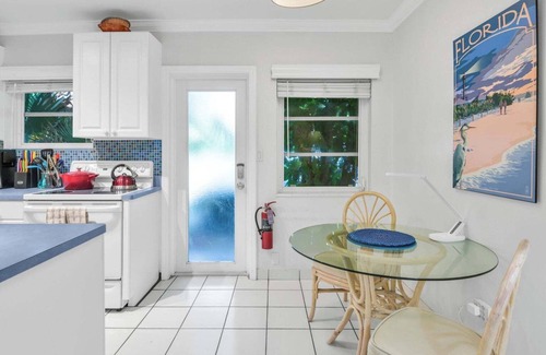 Survey Creek Villa | Charming 1-bedroom villa with AC, WiFi in amazing Hillsboro Beach