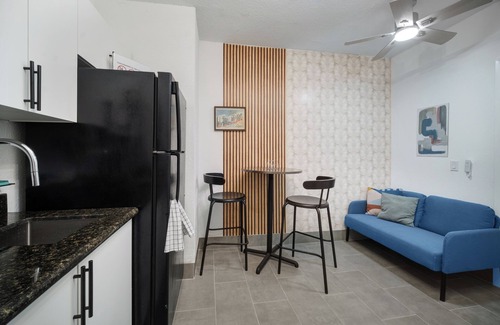 Sunrise Wohnung | Charming 1-bedroom aFLL apartment near Sawgrass & Hard Rock with WiFi, AC.