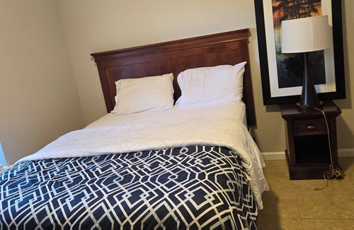 Austell Haus | Charming 1-bedroom and shared bath with fitness room and AC in lovely Marietta