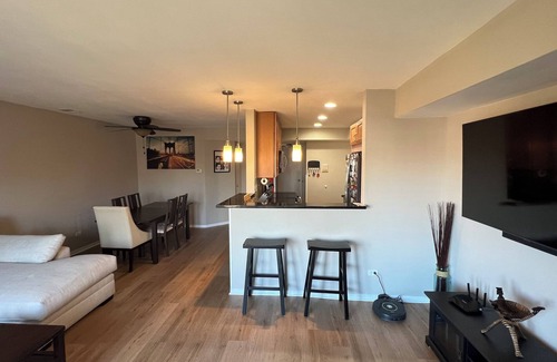 Glenview Wohnung | Charming 1-bedroom apartment with WiFi, AC in Glenview, great school district