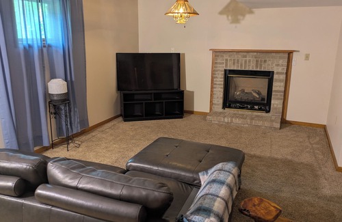 Portage Haus | Charming 1-bedroom apt in house by creek with AC, in delightful Portage