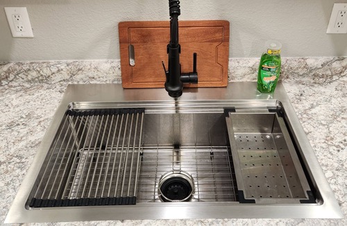 Eau Claire Haus | Charming 1-bedroom house in superb Eau Claire with AC, WiFi