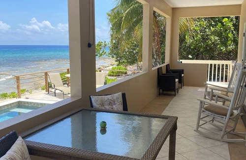 Creek Haus | Charming 1-bedroom house by the sea in quaint Cayman Brac
