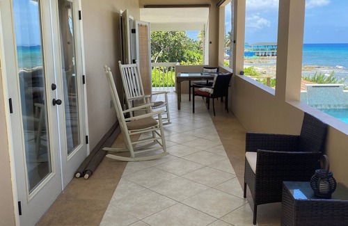 Creek Haus | Charming 1-bedroom house by the sea in quaint Cayman Brac