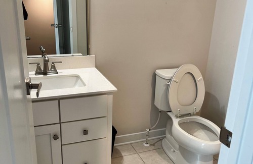 Landover Haus | Charming 1-bedroom house in marvelous Hyattsville with AC, WiFi