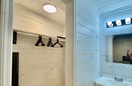 Philadelphia Wohnung | Charming 1-bedroom Perfect for Extended Stays: Hotel Alternative for Workers