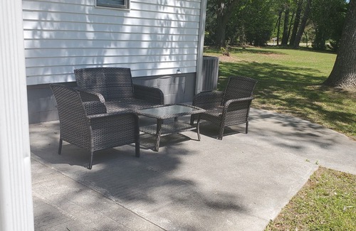 Stockbridge Haus | Charming 1-bedroom house with WiFi, AC in pleasant Stockbridge, event charge