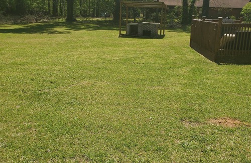 Stockbridge Haus | Charming 1-bedroom house with WiFi, AC in pleasant Stockbridge, event charge