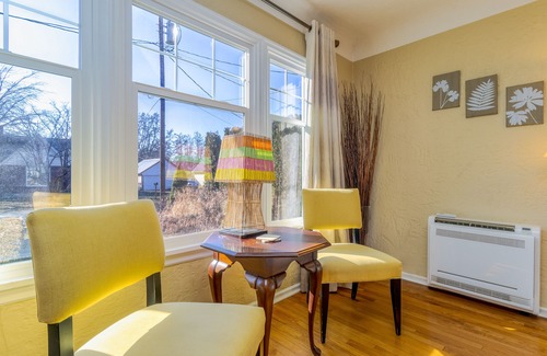 Walla Walla East Hütte | Charming 1936 cottage in Walla Walla wine country.