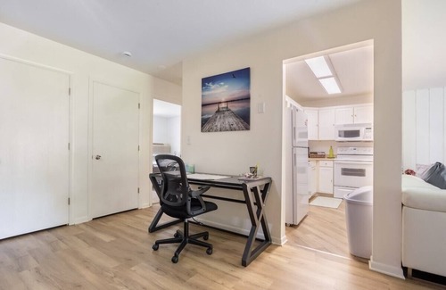 Lake Geneva Eigentumswohnung | Charming 1BR Condo with Patio, Near The Lake Geneva