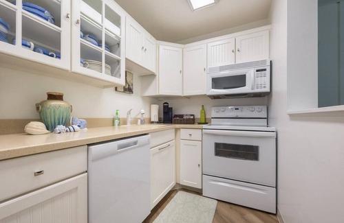 Lake Geneva Eigentumswohnung | Charming 1BR Condo with Patio, Near The Lake Geneva