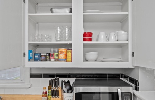 Deer Park Wohnung | Charming 2-bd Apt in delightful Deer Park, OH with AC & strong WI-Fi