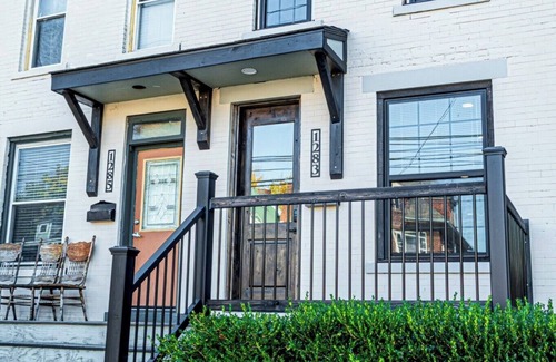 Near East Columbus Haus | Charming 2-bed 1/2 duplex with ensuite bathrooms, Wi-Fi, close to everything!