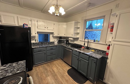 Crafton Wohnung | Charming 2 bed, 1.5 bath apartment in Crafton, Pittsburgh - Quiety, Relaxing