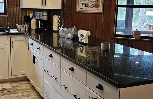 Bell Haus | Charming 2 Bed/2 Bath On the Suwannee River near Rock Bluff Springs.