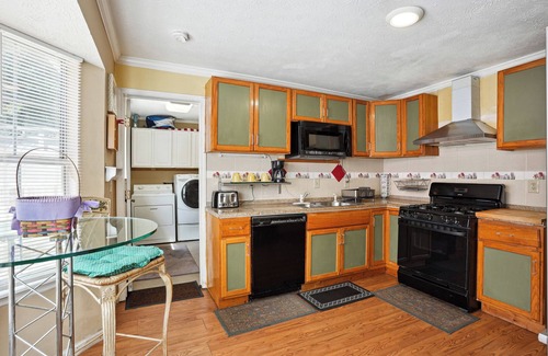 Stone Mountain Haus | Charming 2-bed/2.5-bath House in delightful Stone Mountain with Private Yard