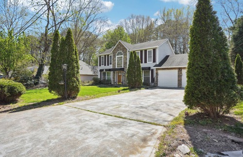 Stone Mountain Haus | Charming 2-bed/2.5-bath House in delightful Stone Mountain with Private Yard