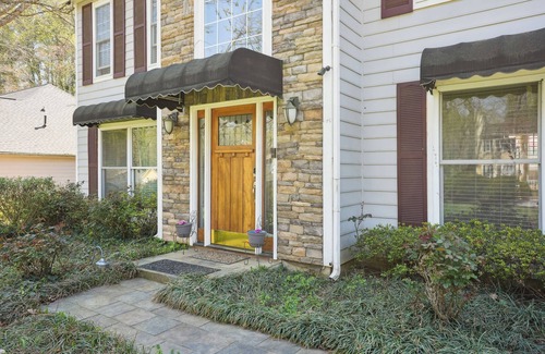 Stone Mountain Haus | Charming 2-bed/2.5-bath House in delightful Stone Mountain with Private Yard