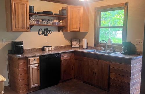 Grand Rapids Kabine | Charming 2-bed cabin one mile from public landing on Lake Pokegema w/Hot Tub