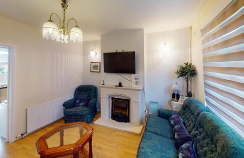 Northfield Haus | Charming 2 bed home near station in Northfield Birmingham