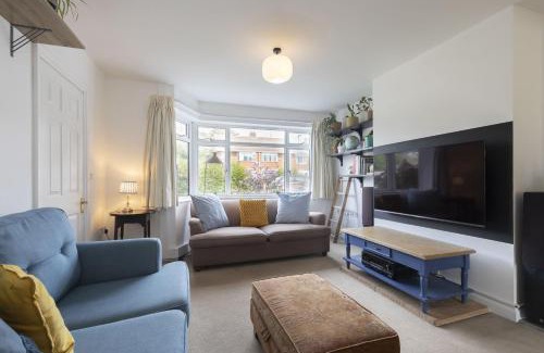 Stonehouse Haus | Charming 2-Bed Home in Stonehouse