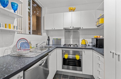 Ascot Wohnung | Charming 2-Bed Terrace in Prestigious Ascot