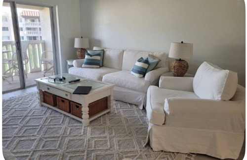 New Smyrna Beach Eigentumswohnung | Charming 2-bedroom condo in Enchanting New Smyrna Beach with AC