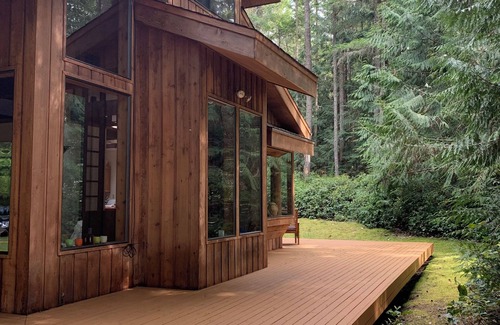 Roche Harbor Kabine | Charming 2-bedroom cabin on private lot near Roche Harbor with Wi-Fi