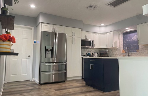 Garden Isles Haus | Charming 2-bedroom house, 2 miles from the Pier in Pompano Beach