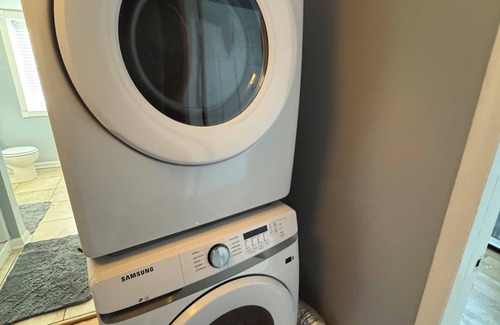 New Castle Wohnung | Charming 2-bedroom apartment in brilliant New Castle with WiFi, AC