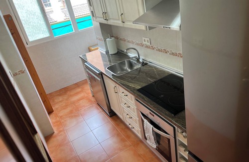 Carretera de la Sierra Wohnung | Charming 2-bedroom apartment with AC, WiFi in lovely Granada