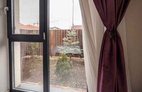 Tractorul Wohnung | Charming 2-bedroom apartment in awesome Brașov with Jacuzzi.