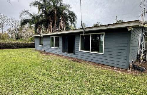 Groveland Haus | Charming 2-bedroom bungalow on a Private Lake. Great fishing & close to Disney!